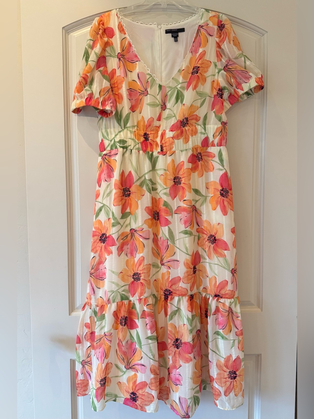 Maggy London Scallop trimmed V-Neck Dress with Pink & Orange Floral Print 16